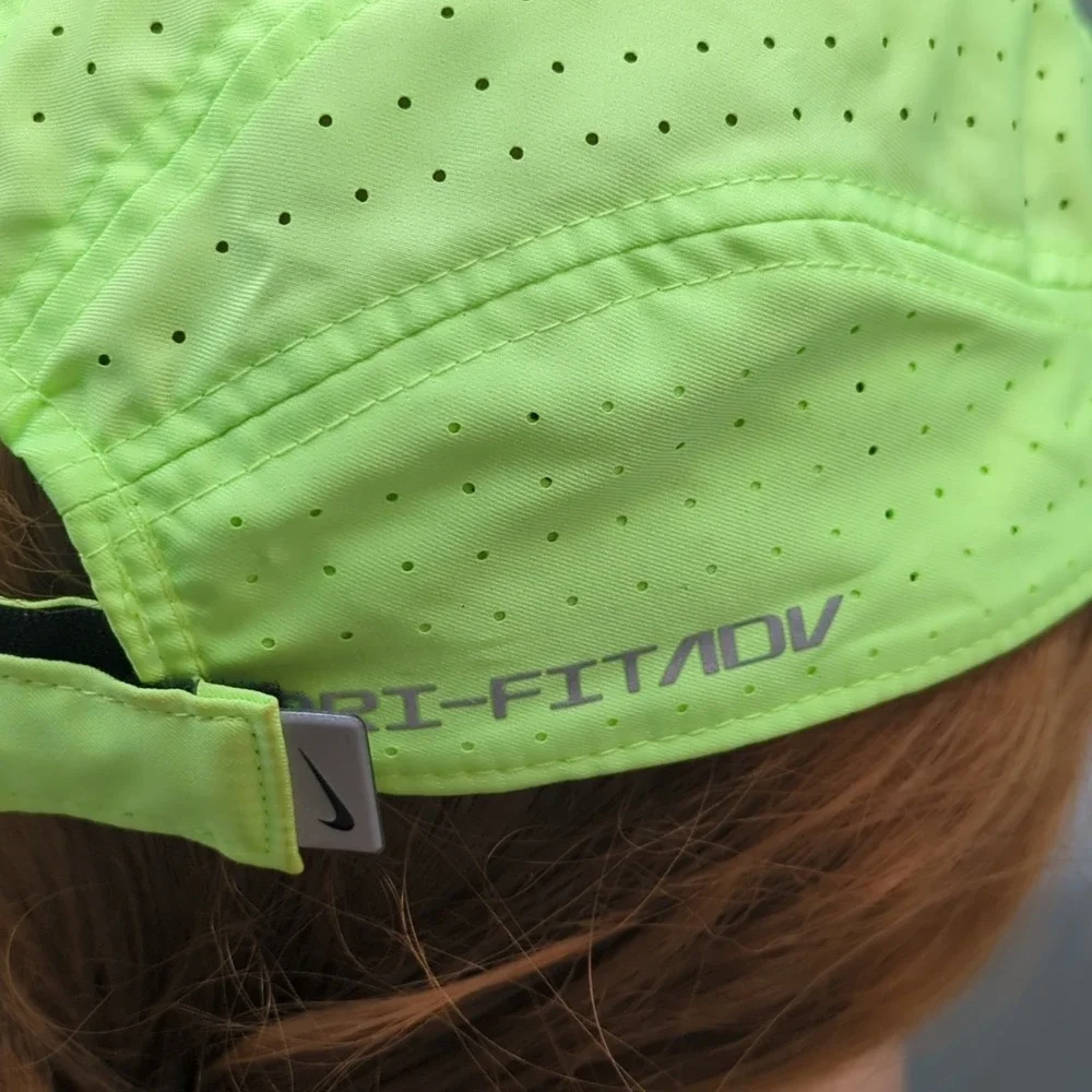 Nike featherlight dri